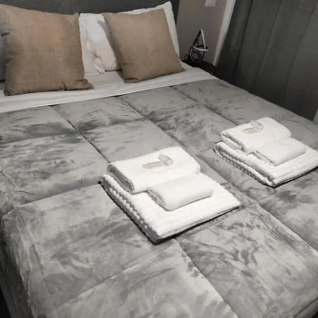 Azzurra Vaticano * Rome